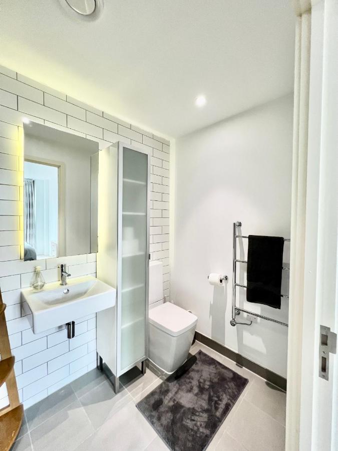 Luxury 2 Bedroom 2 Bathroom - Airport Appartement *