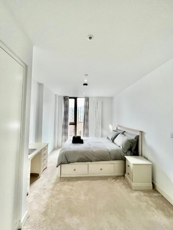 Luxury 2 Bedroom 2 Bathroom - Airport