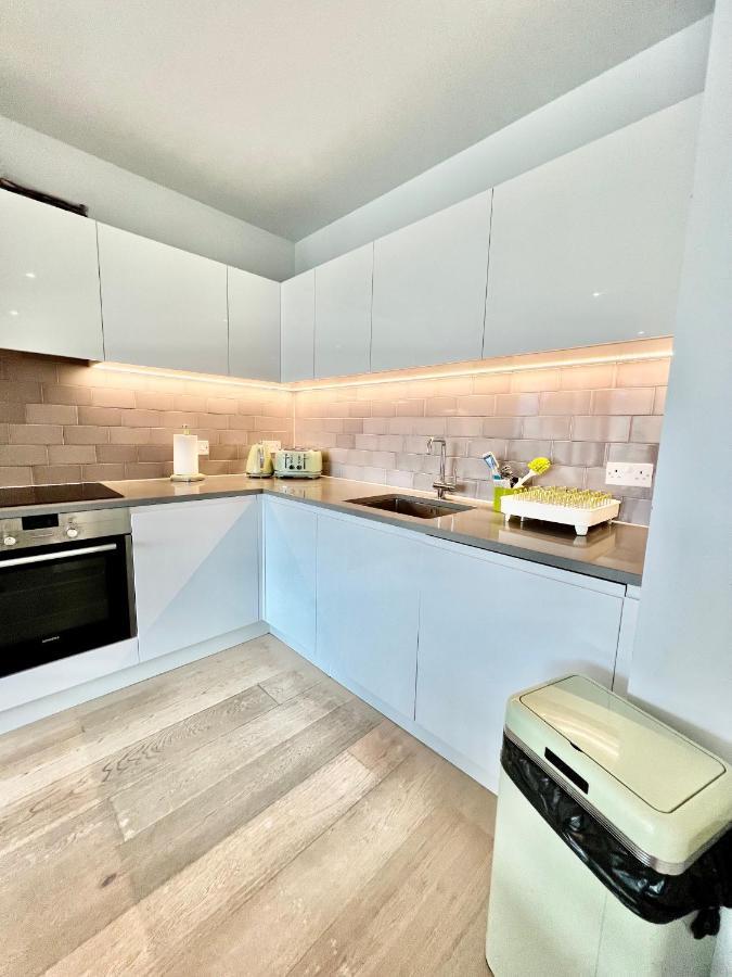 Luxury 2 Bedroom 2 Bathroom - Airport